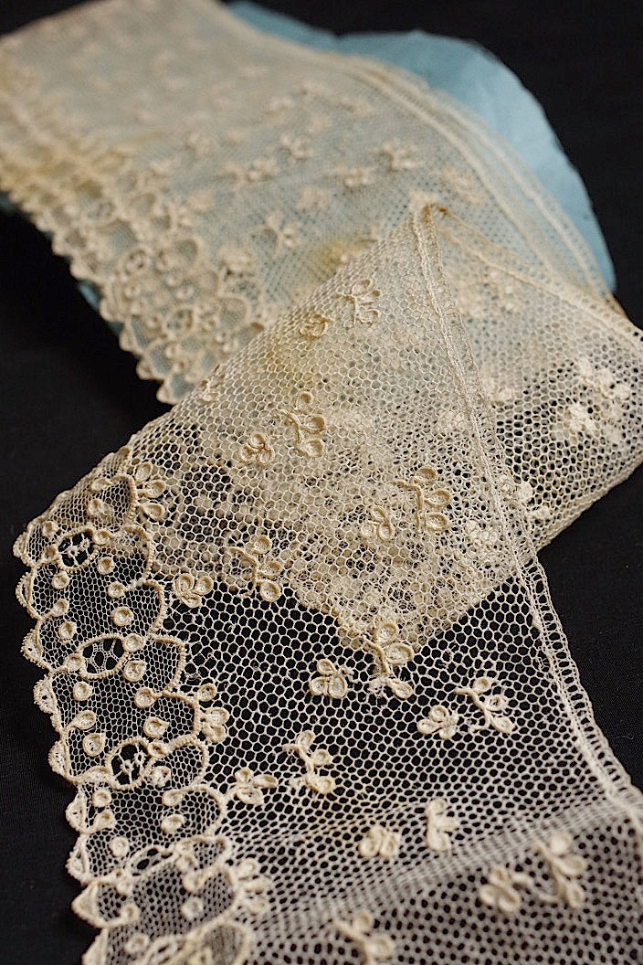 dentelle antique antique lace 147cm
