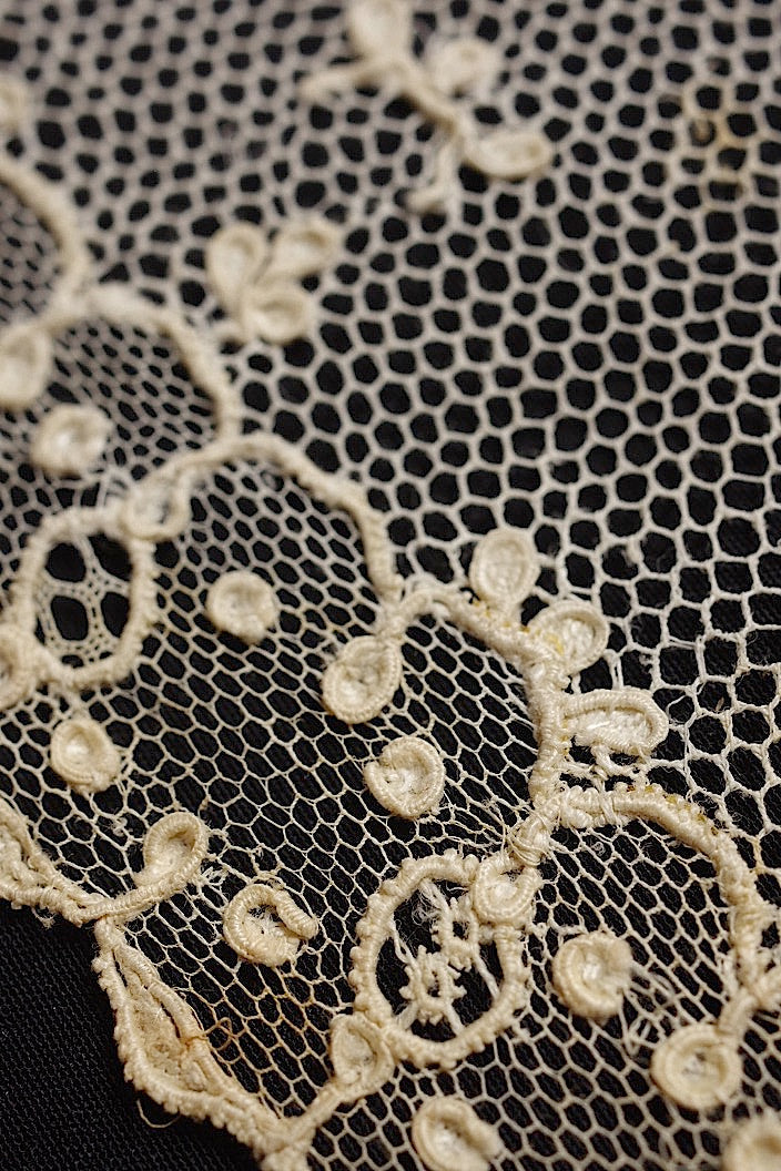 dentelle antique antique lace 147cm