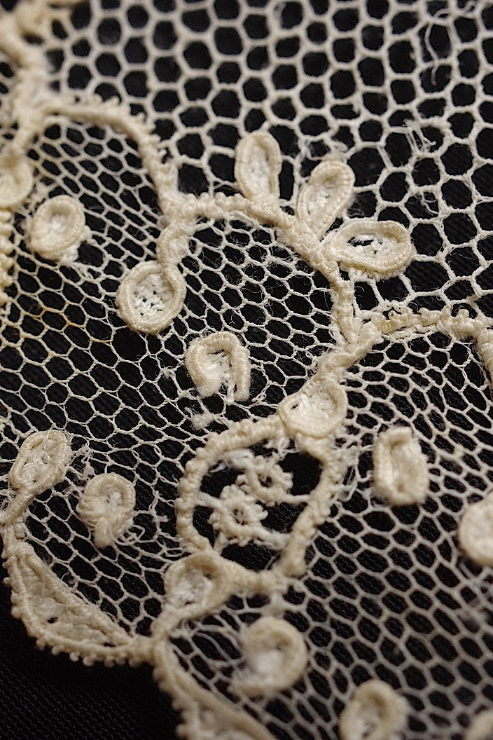 dentelle antique antique lace 147cm