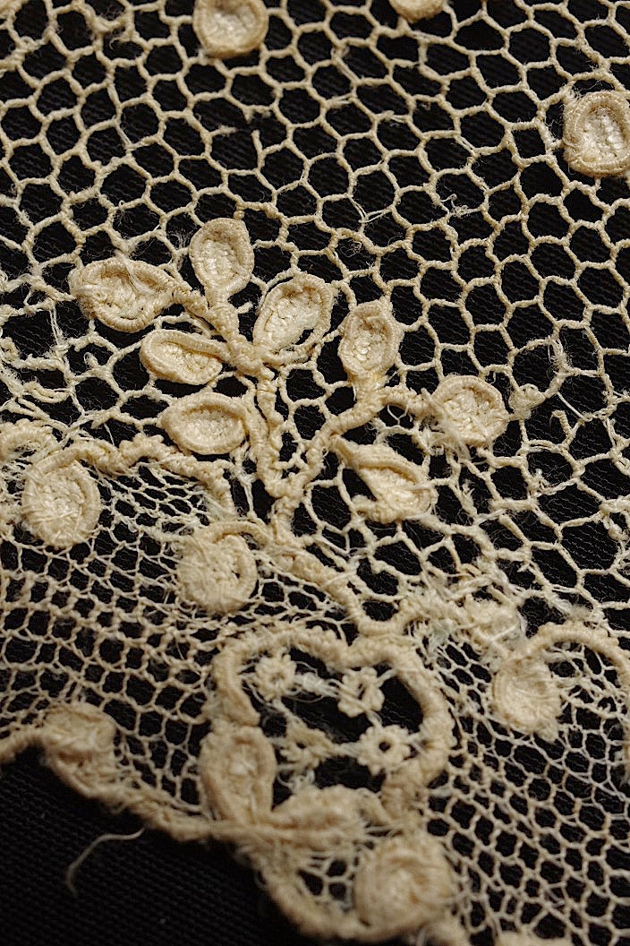 dentelle antique アンティークレース 133cm 109cm .FR a l'epoque