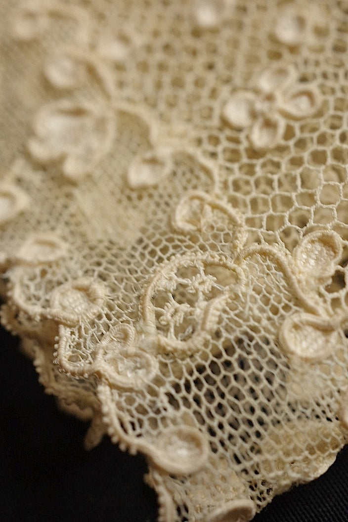 dentelle antique アンティークレース 133cm 109cm .FR a l'epoque