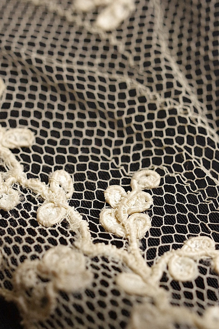 dentelle antique アンティークレース 133cm 109cm .FR a l'epoque