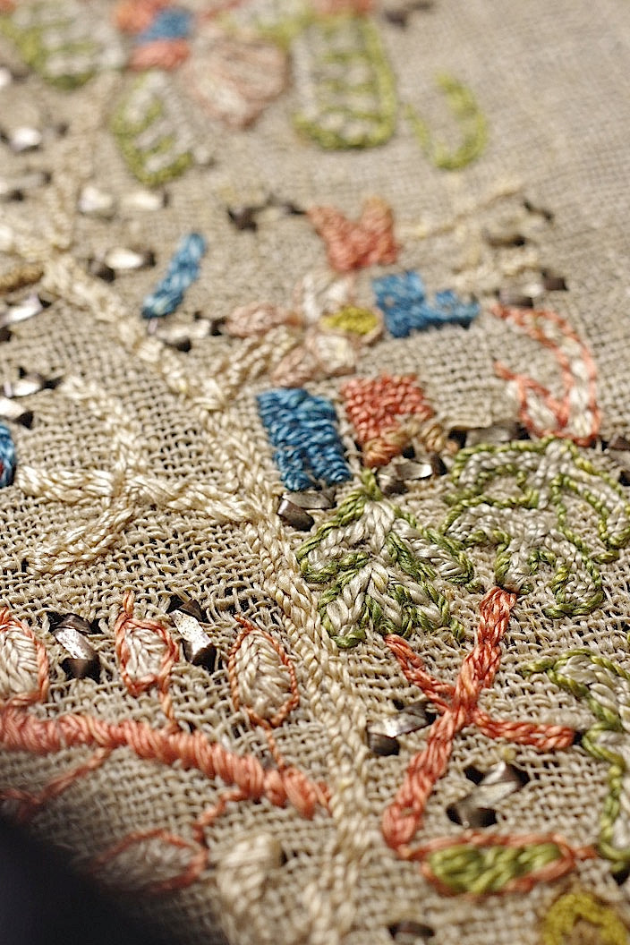 tissu oriental antique アンティークオリエンタル刺繍生地 .FR a l'epoque