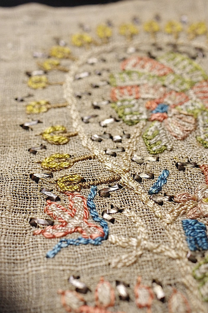 tissu oriental antique アンティークオリエンタル刺繍生地 .FR a l'epoque