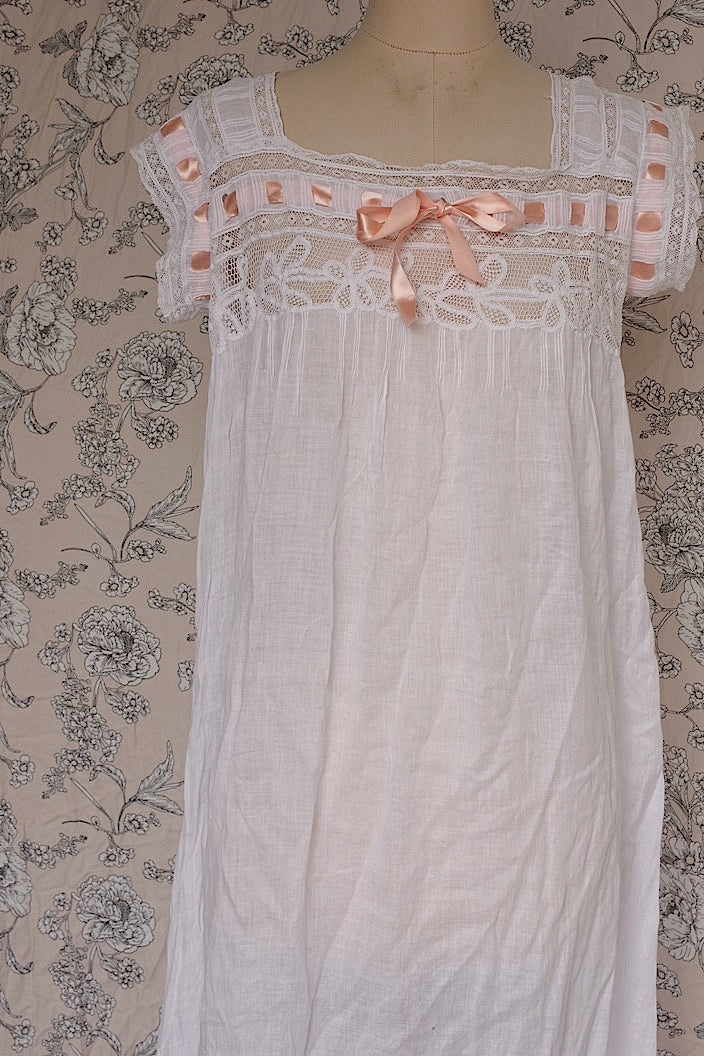 vêtement antique antique lace dress