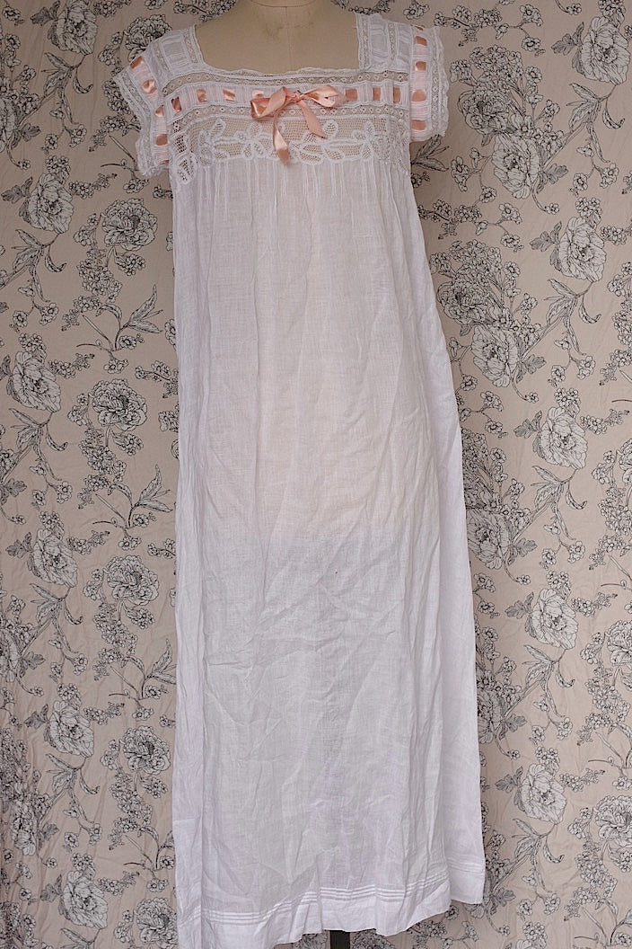 vêtement antique antique lace dress