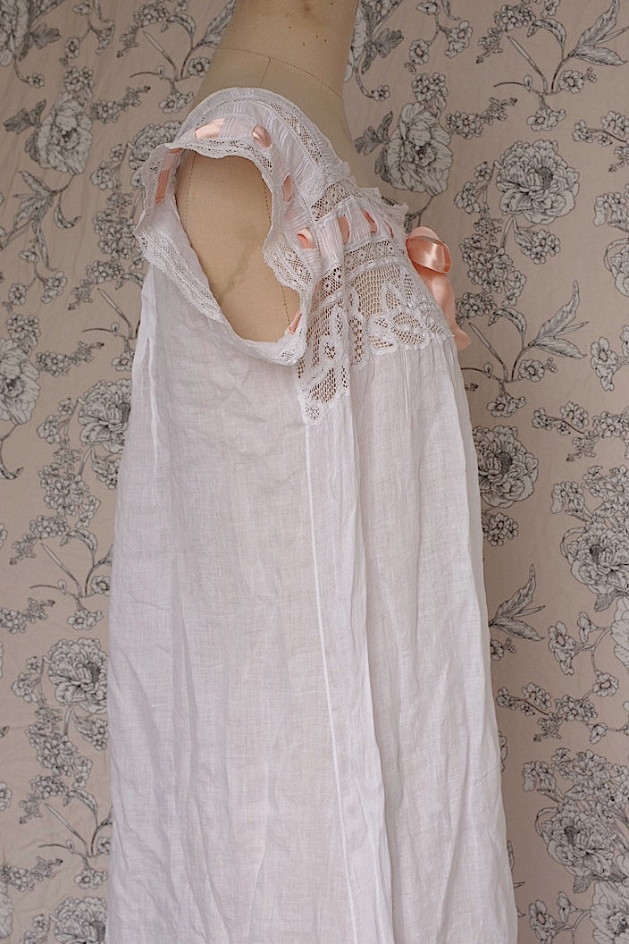 vêtement antique antique lace dress