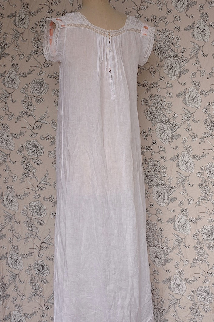 vêtement antique antique lace dress