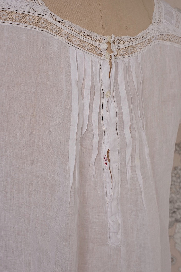vêtement antique antique lace dress