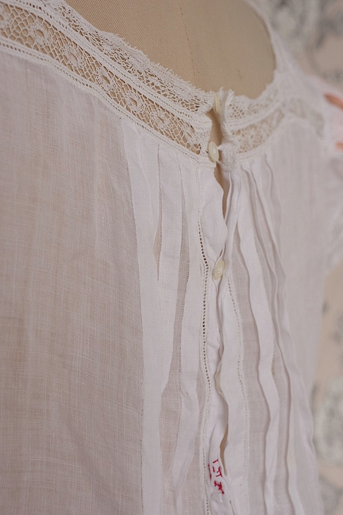 vêtement antique antique lace dress
