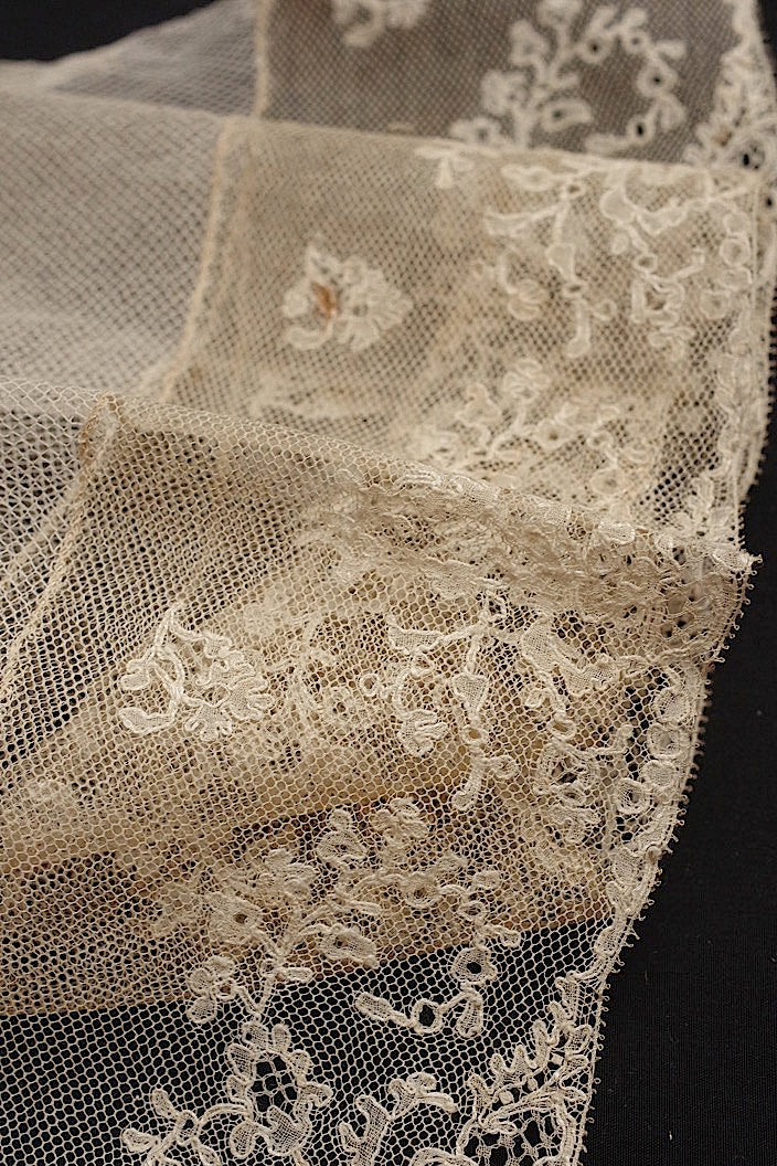 dentelle antique antique lace 173cm 187cm