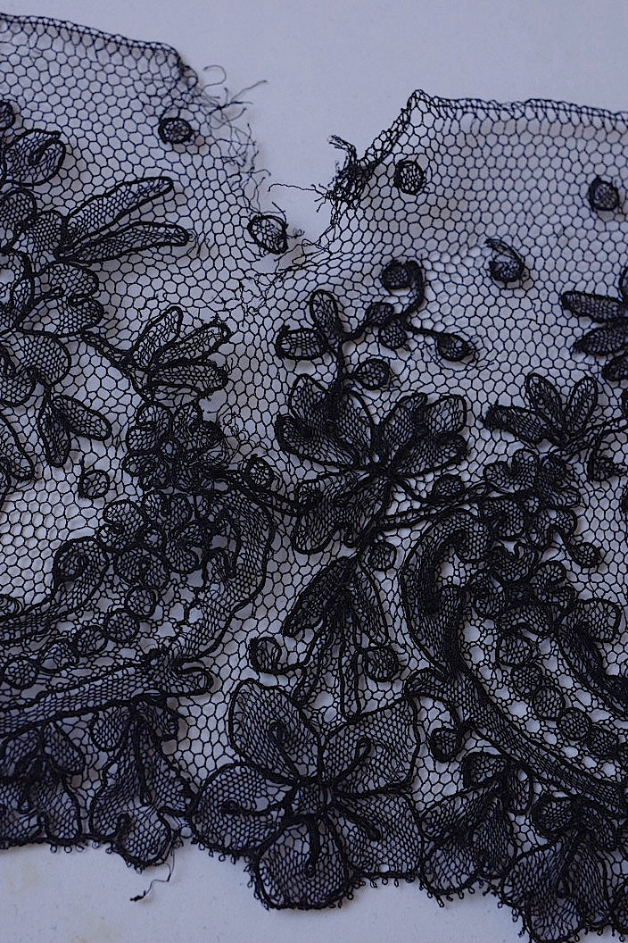 dentelle antique アンティークレース 黒レース シャンティイ ブロンド .FR a l'epoque