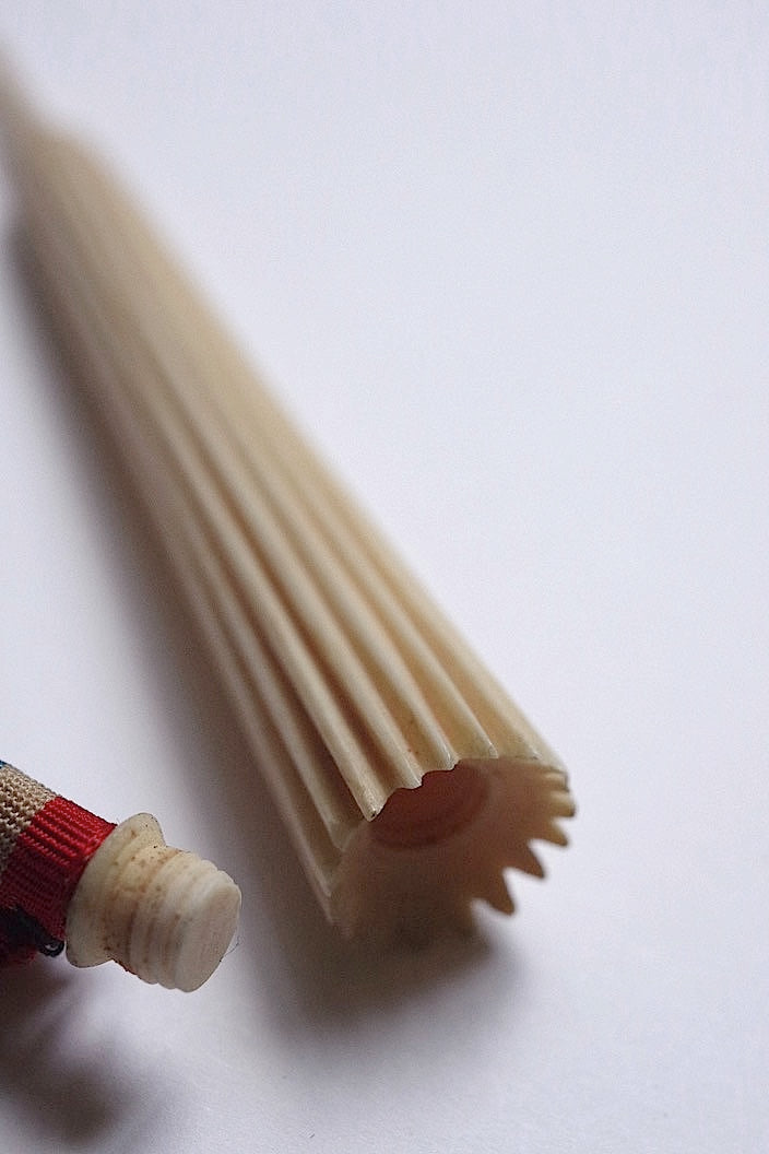 Etui à aiguilles antique アンティーク針入れ 傘 .FR a l'epoque