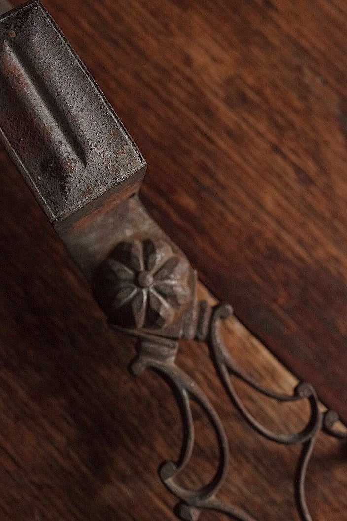 mochett en fer forge antique アンティークハサミ 火消し用 .FR a l'epoque