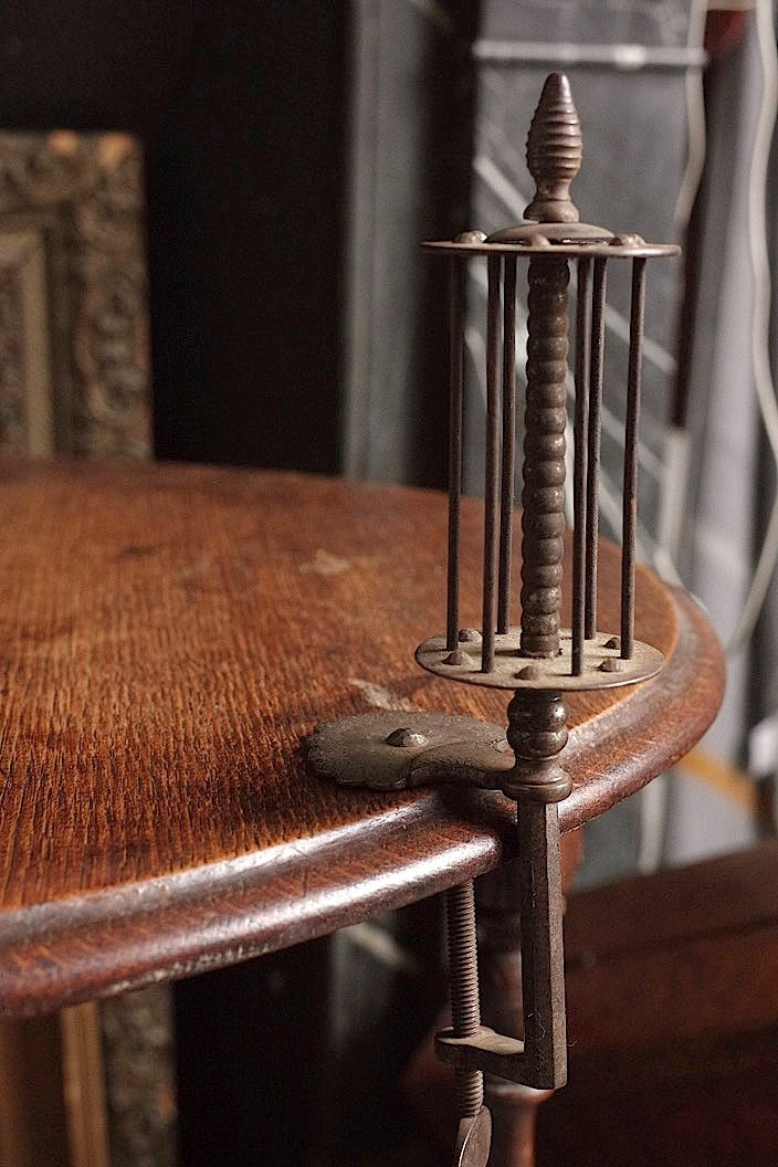 porte-bobine   antique アンティーク糸巻き  .FR a l'epoque