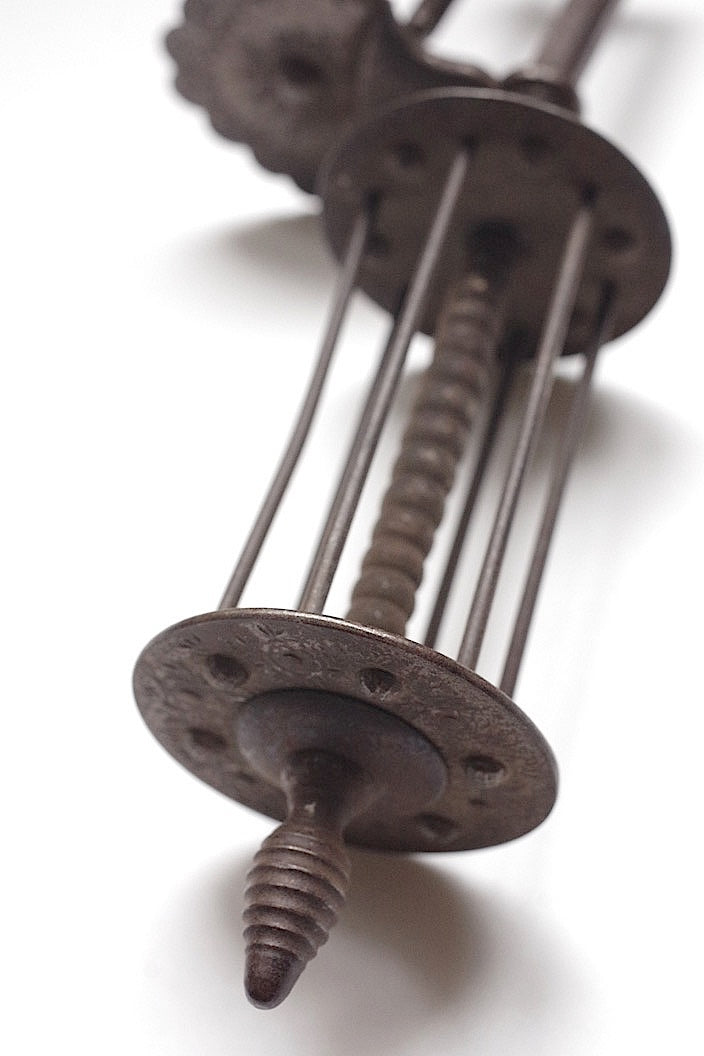 porte-bobine   antique アンティーク糸巻き  .FR a l'epoque