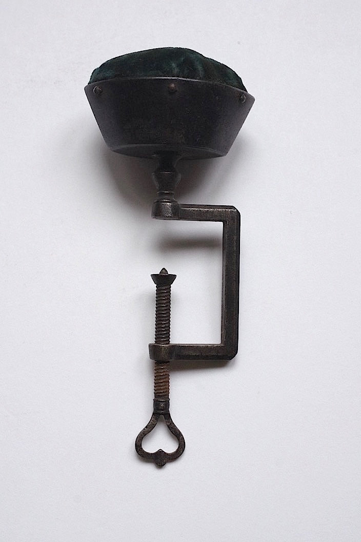 pique-aiguilles   antique アンティーク針山 .FR a l'epoque