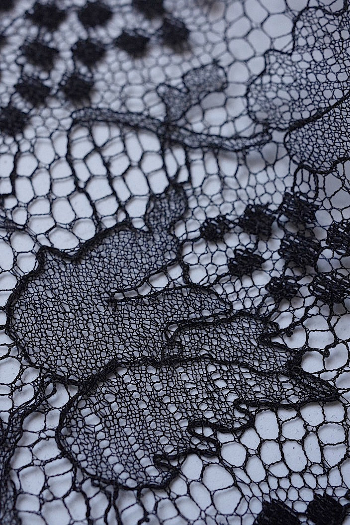 dentelle antique アンティークレース くろ 4 .FR a l'epoque