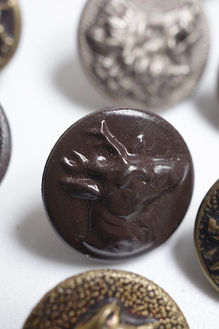 bouttons vintage  ヴィンテージ ハンターボタンlot4 .FR a l'epoque