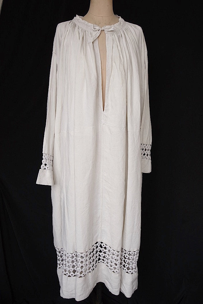 vêtement antique antique church tunic linen fabric aube 1