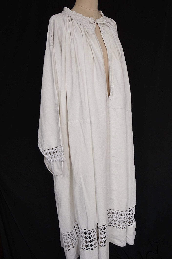 vêtement antique antique church tunic linen fabric aube 1