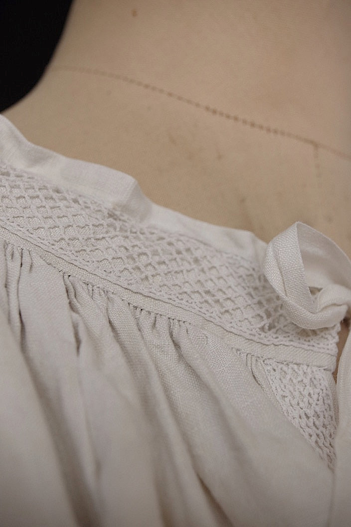 vêtement antique antique church tunic linen fabric aube 1