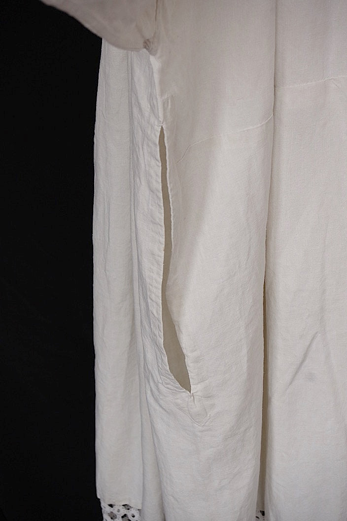 vêtement antique antique church tunic linen fabric aube 1