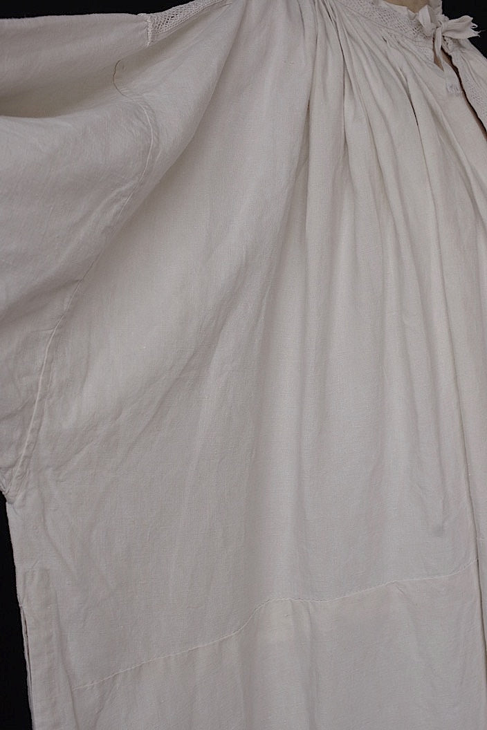 vêtement antique antique church tunic linen fabric aube 1