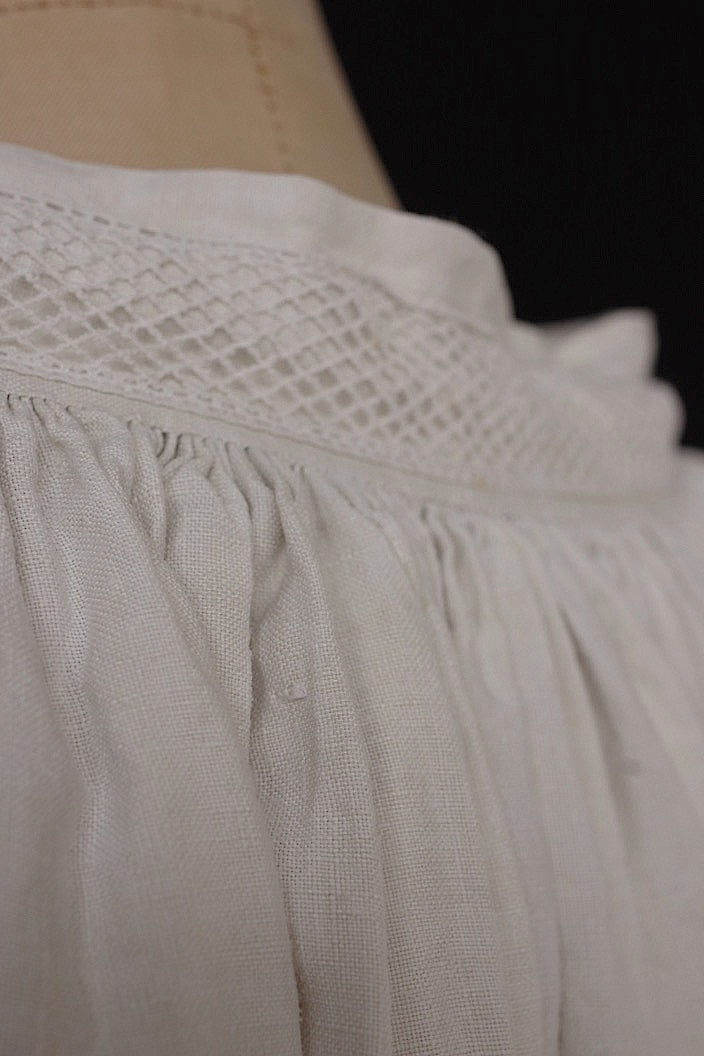 vêtement antique antique church tunic linen fabric aube 1