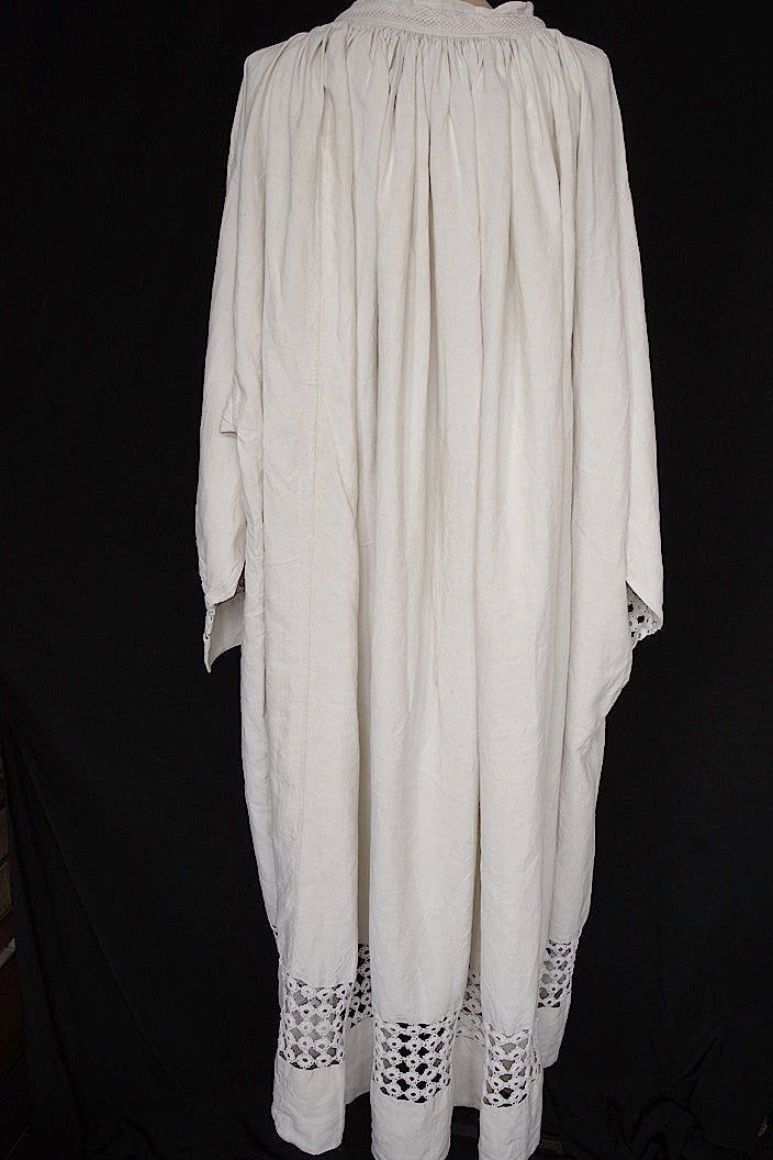 vêtement antique antique church tunic linen fabric aube 1