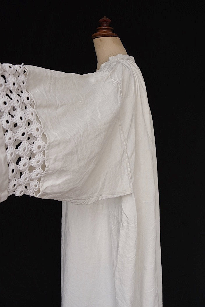 vêtement antique antique church tunic linen fabric aube 1