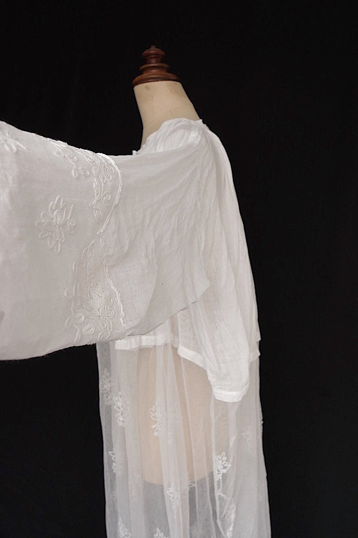 vêtement antique antique church tunic aube3