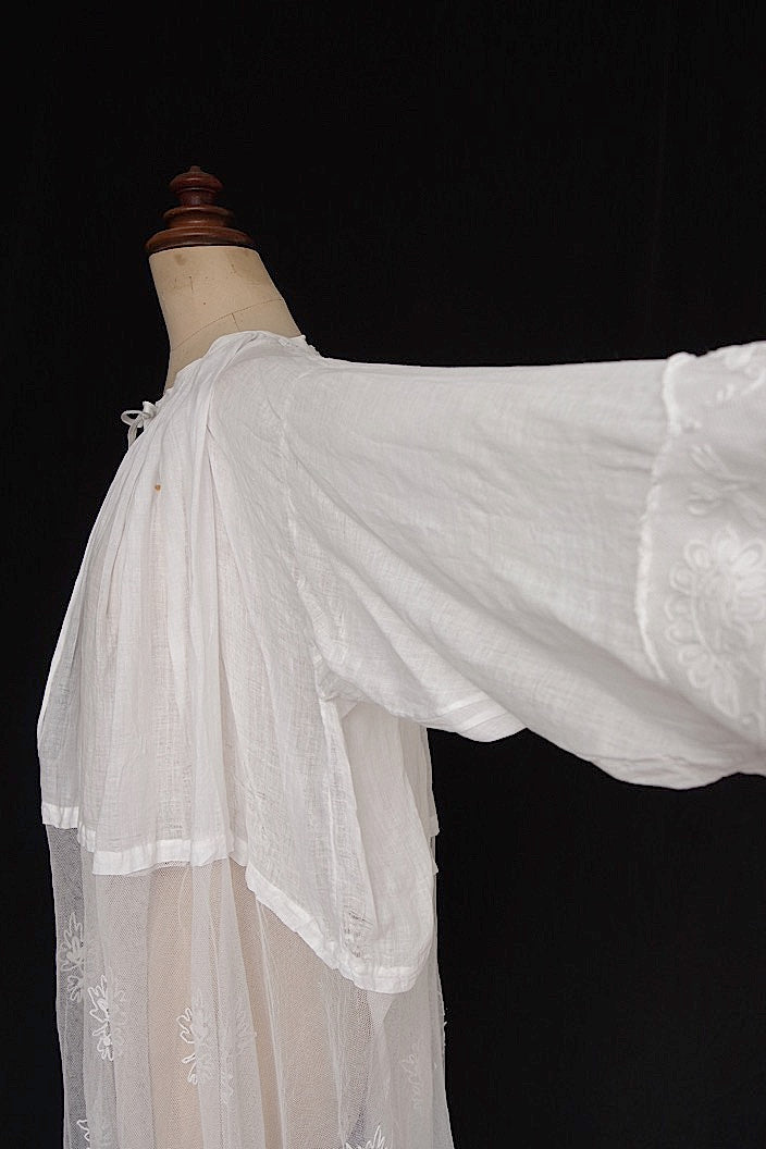 vêtement antique antique church tunic aube3