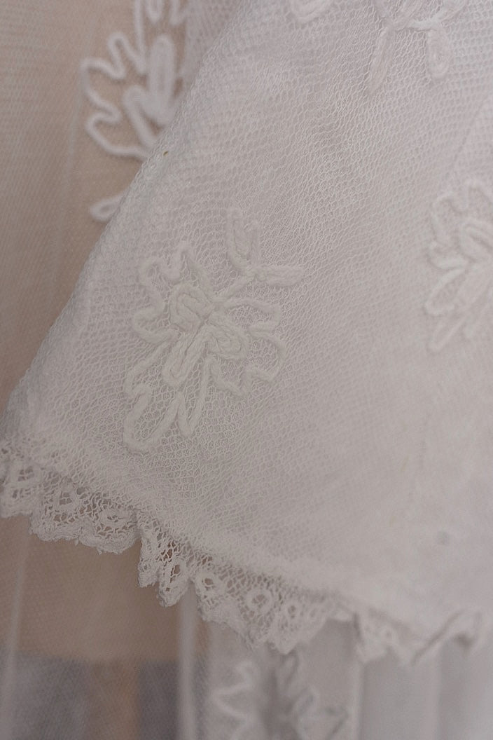 vêtement antique antique church tunic aube3