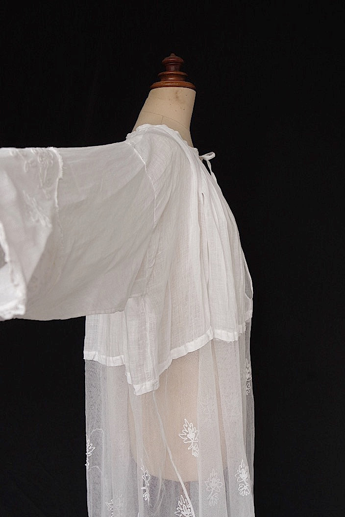 vêtement antique antique church tunic aube3
