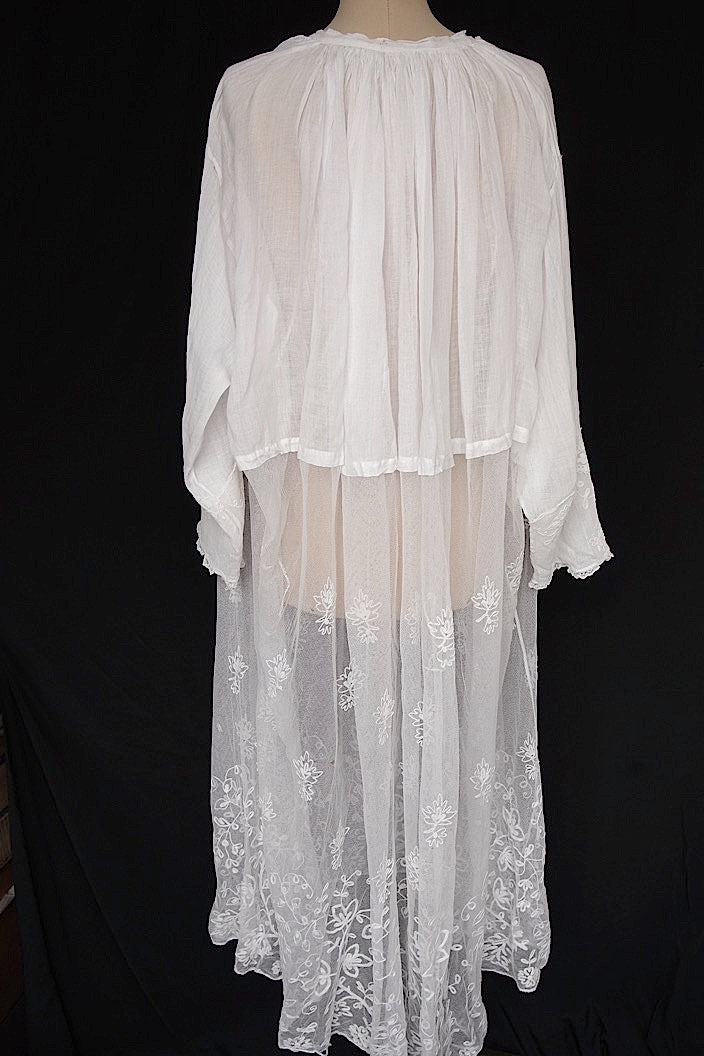 vêtement antique antique church tunic aube3