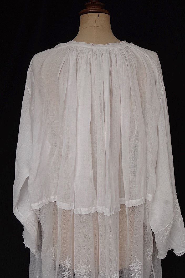 vêtement antique antique church tunic aube3