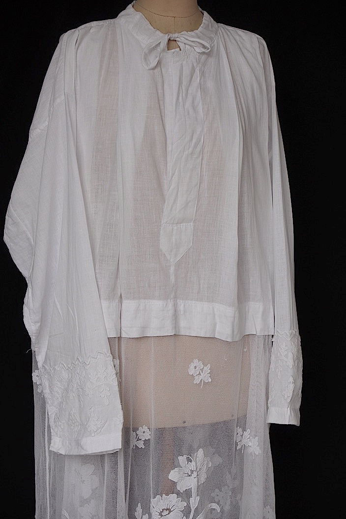 vêtement antique antique church tunic aube4