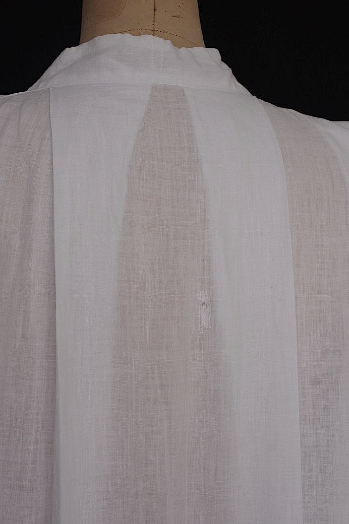 vêtement antique antique church tunic aube4