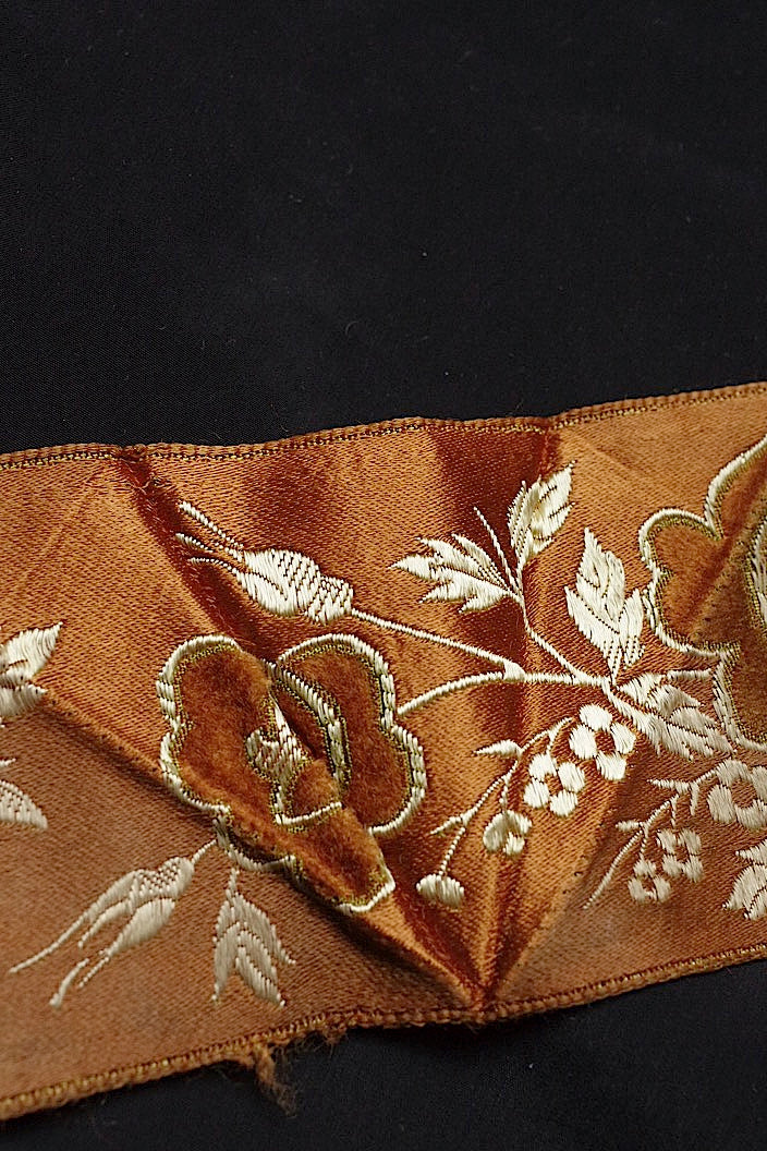 ruban  antique アンティークリボン .FR a l'epoque