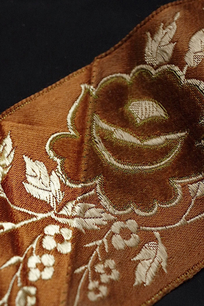 ruban  antique アンティークリボン .FR a l'epoque