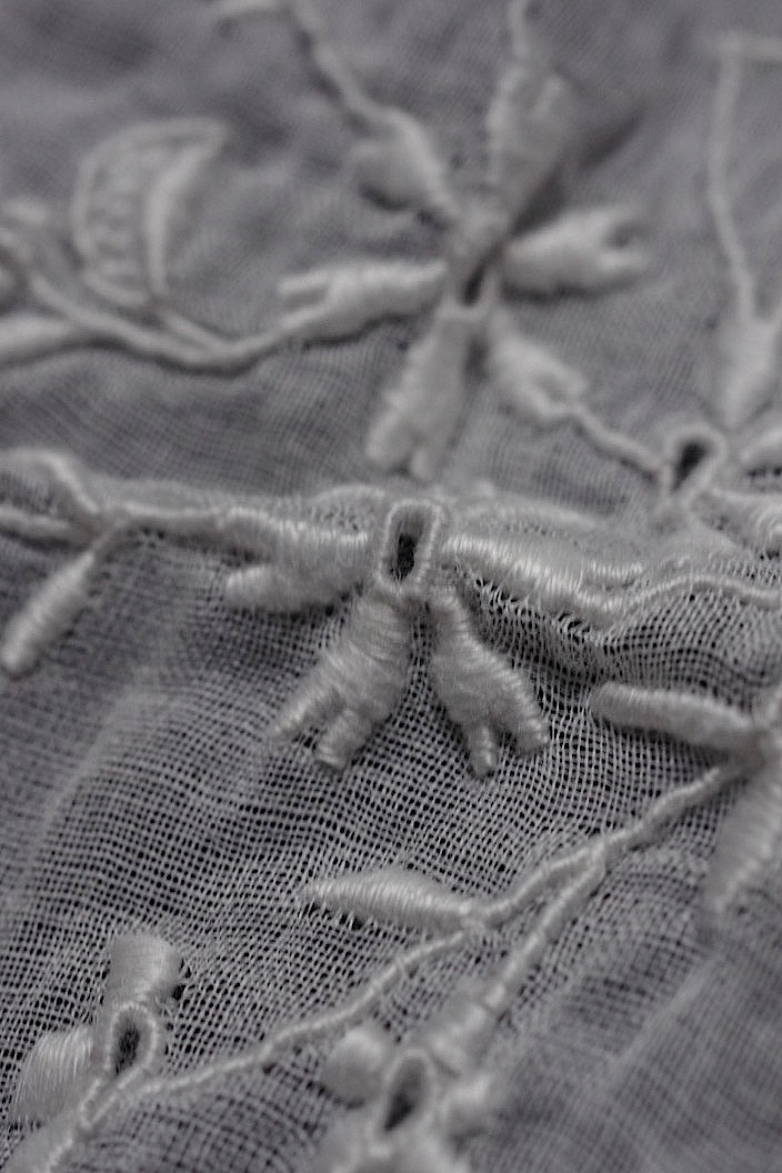 dentelle  antique アンティークレース 刺繍 クロス 縦長 .FR a l'epoque