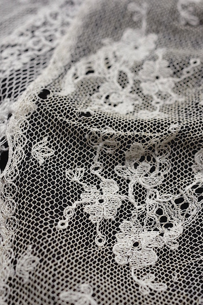 dentelle  antique アンティークレース 刺繍 クロス 縦長 .FR a l'epoque