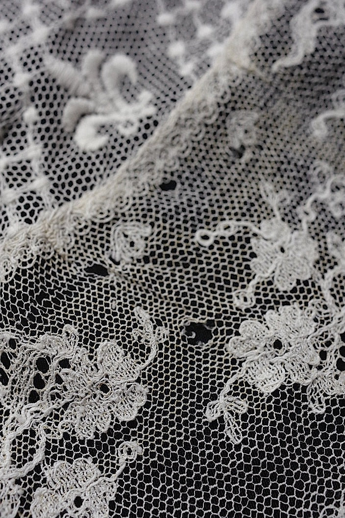 dentelle  antique アンティークレース 刺繍 クロス 縦長 .FR a l'epoque