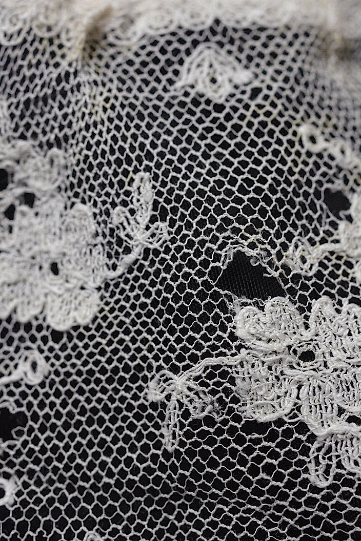 dentelle  antique アンティークレース 刺繍 クロス 縦長 .FR a l'epoque