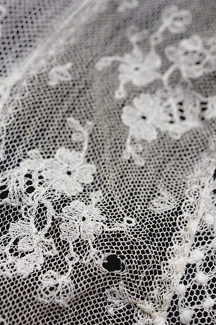 dentelle  antique アンティークレース 刺繍 クロス 縦長 .FR a l'epoque