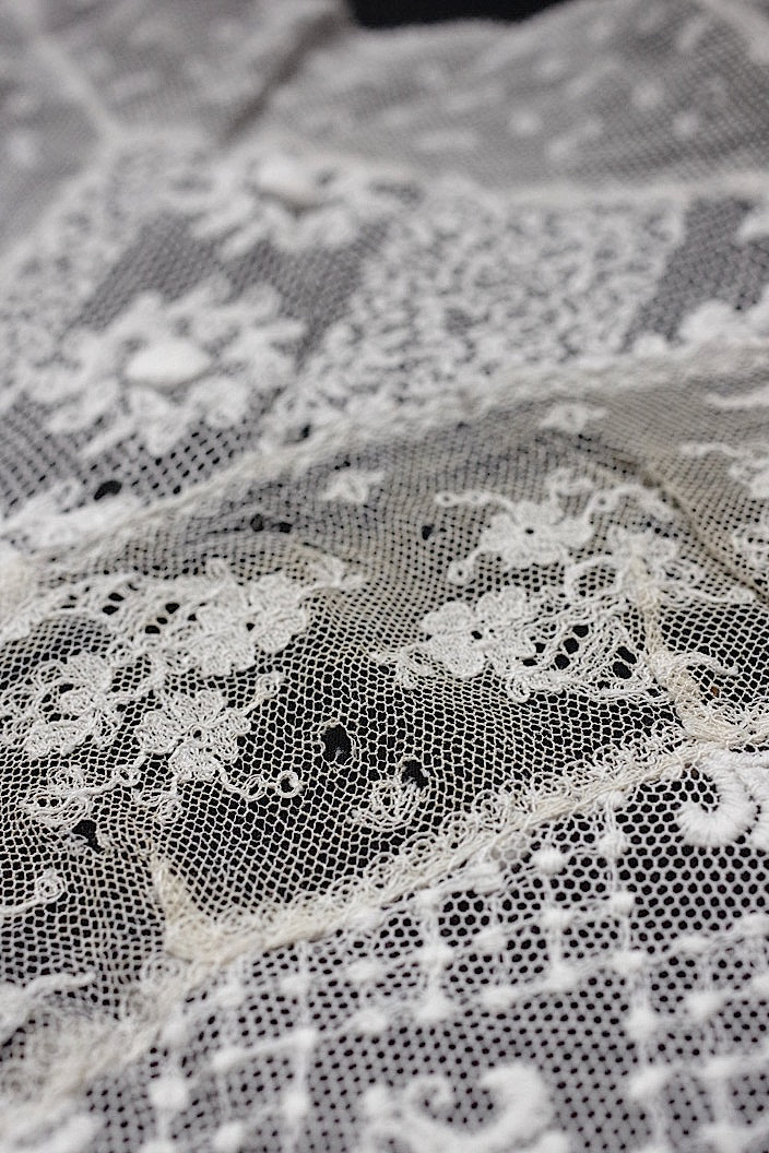 dentelle  antique アンティークレース 刺繍 クロス 縦長 .FR a l'epoque