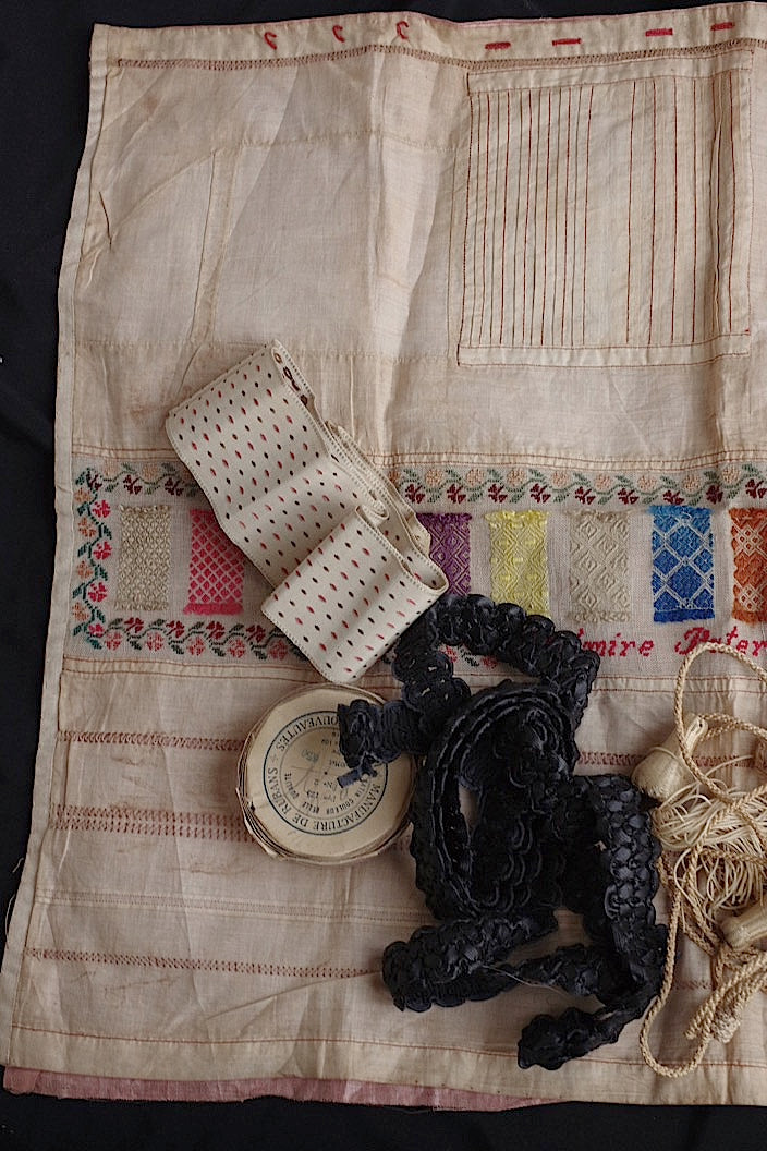 dentelle antique アンティークレース ステッチ刺繍、リボンなどのlot