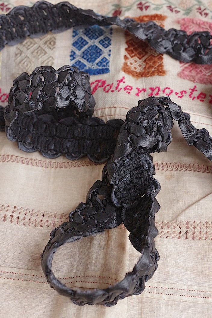 dentelle antique アンティークレース ステッチ刺繍、リボンなどのlot