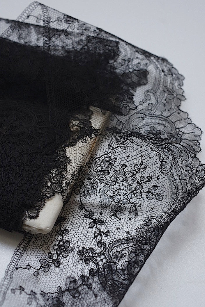 dentelle antique antique lace chantilly blonde shawl